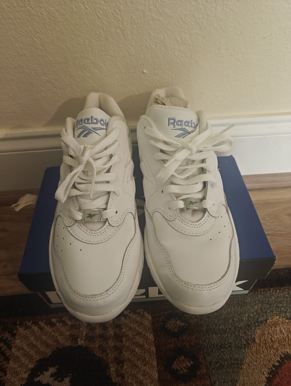 Reebok Women's Walking Shoe Genuine Leather